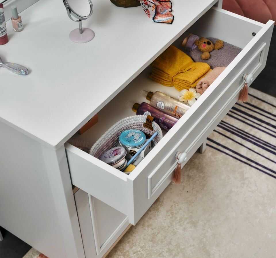 Çocuklar için Aynalı Makyaj Masası, Alya