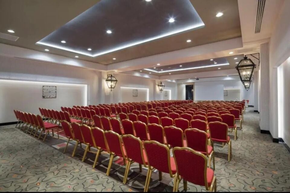 Sandalye etkinlik Hilton, Bordo