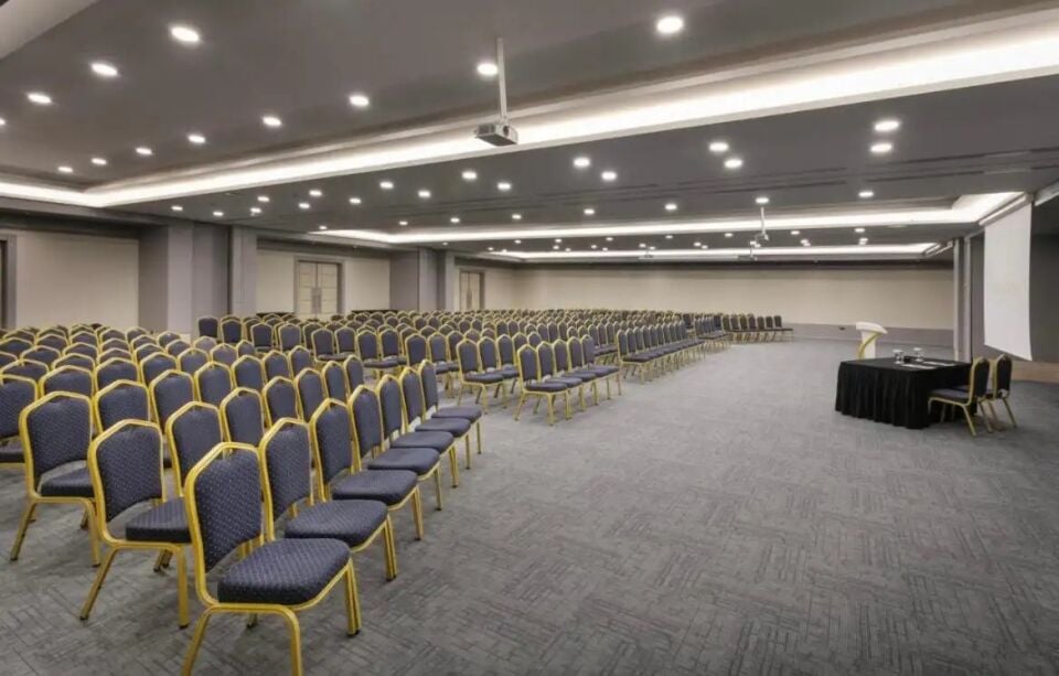 Sandalye etkinlikleri Hilton, Kahverengi