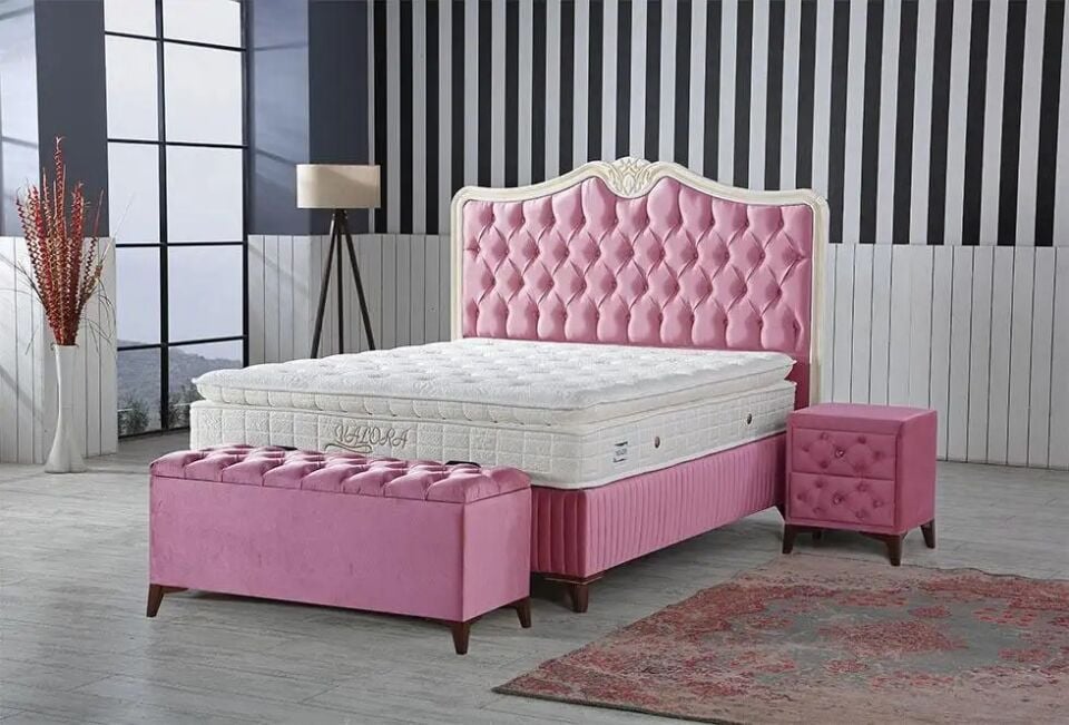 Depo Bölmeli Puf Chesterfield